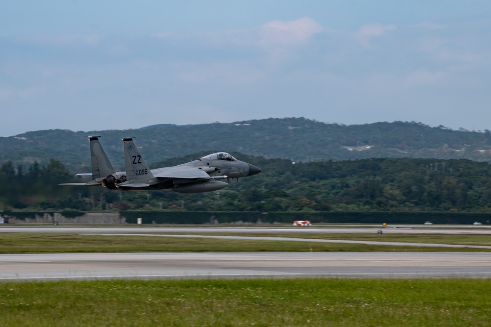 18th Wing eagles on the move