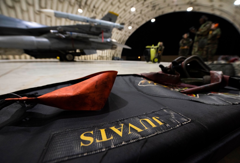 Up Before Dawn, 80th Crew Chiefs Prep Jets for Morning Skies