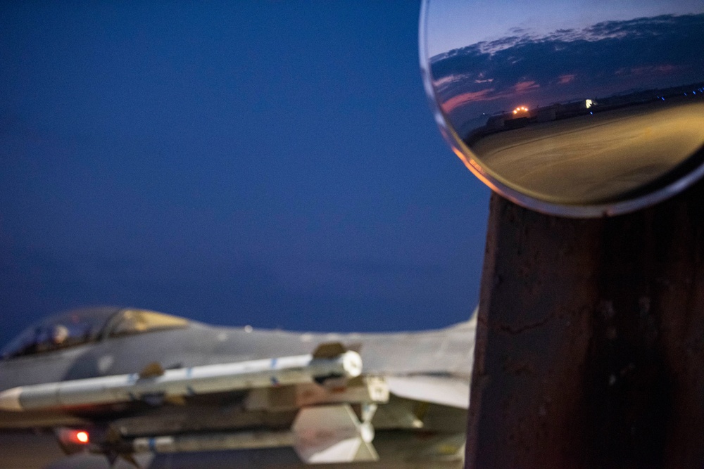 Up Before Dawn, 80th Crew Chiefs Prep Jets for Morning Skies