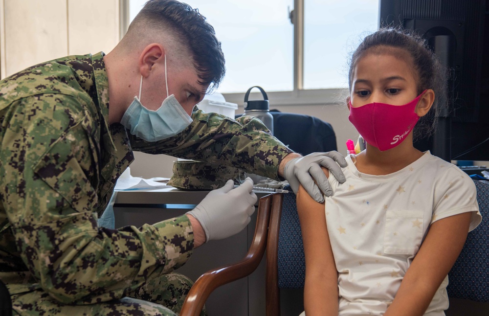 USS Ronald Reagan (CVN 76) Hospital Corpsmen Administer COVID-19 Vaccines to Children