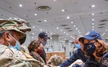 NY National Guard teams up with governor to distribute Thanksgiving turkeys