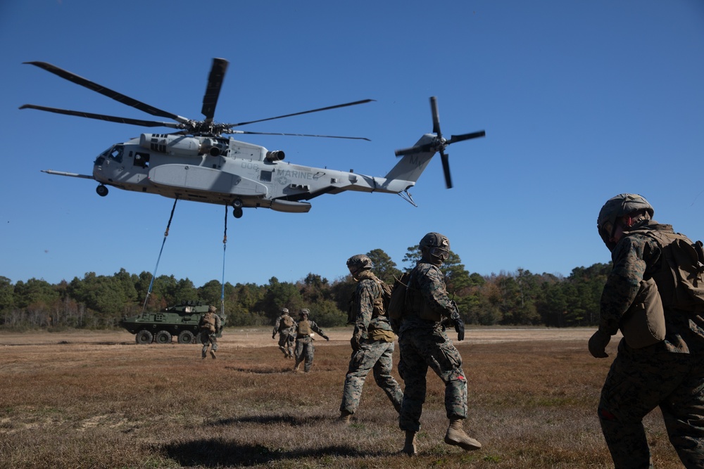 CLB-24 Conducts Ship to Shore HST Training with CH-53K