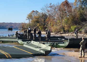 299 MRBC attach raft at Fort Belvoir on 18 Nov 2021