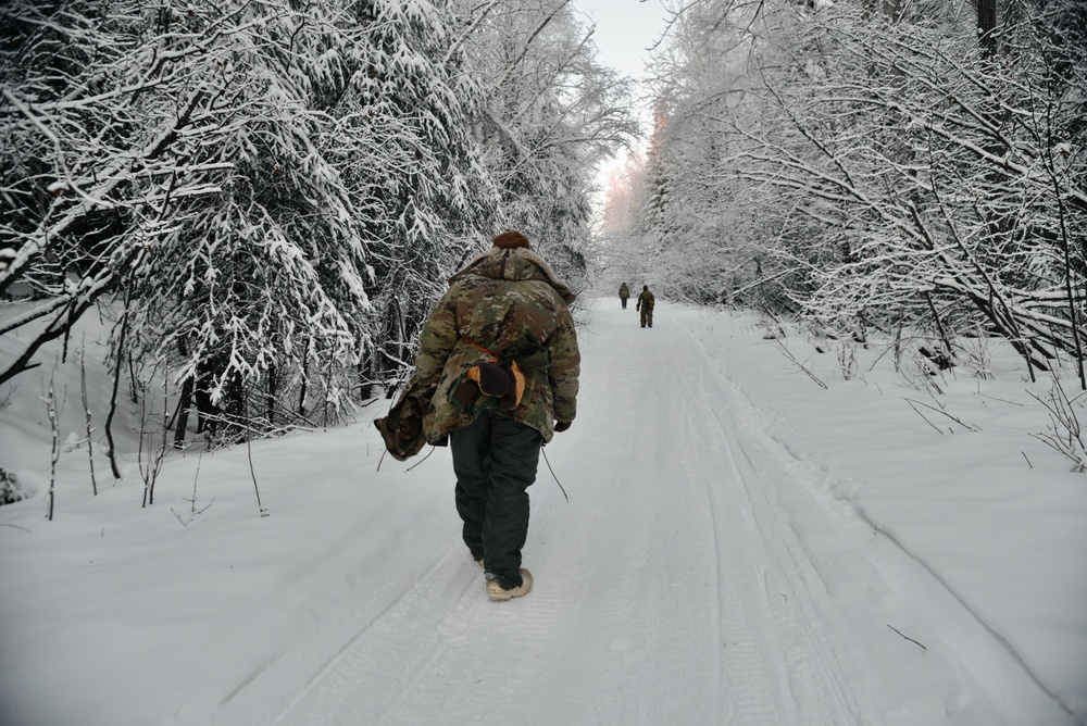 Airmen learn Arctic survival skills