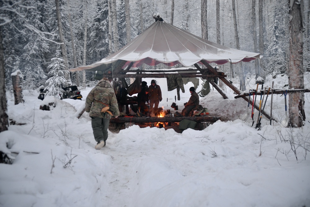 Airmen learn Arctic survival skills