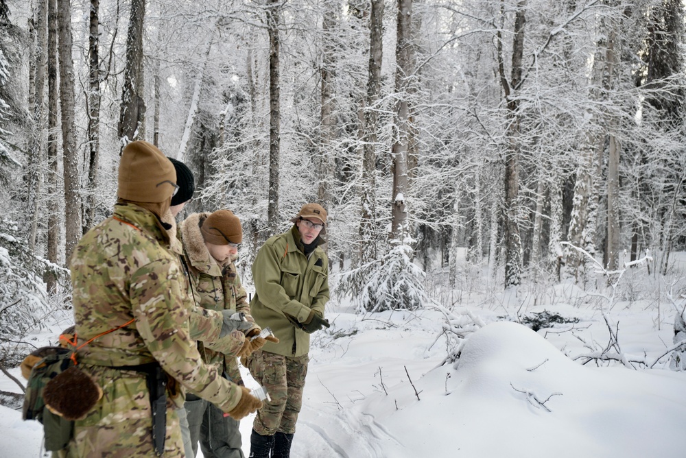 Airmen learn Arctic survival skills