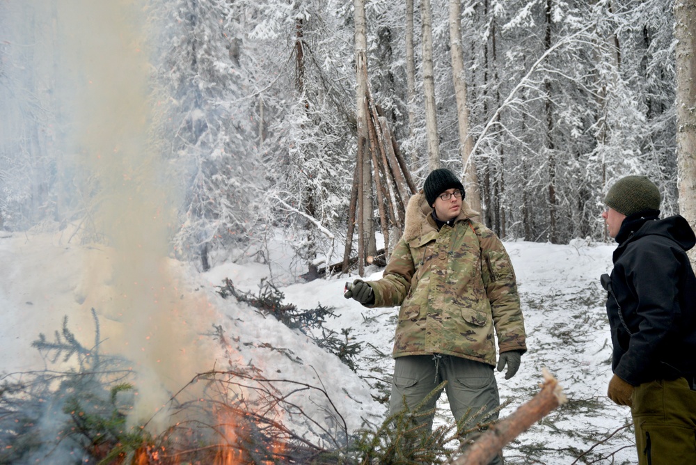 Airmen learn Arctic survival skills