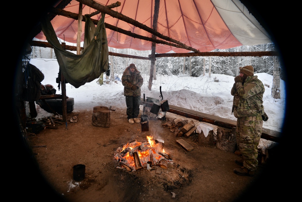 Airmen learn Arctic survival skills