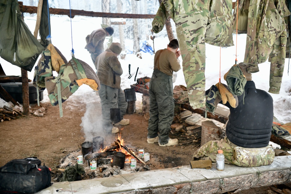 Airmen learn Arctic survival skills