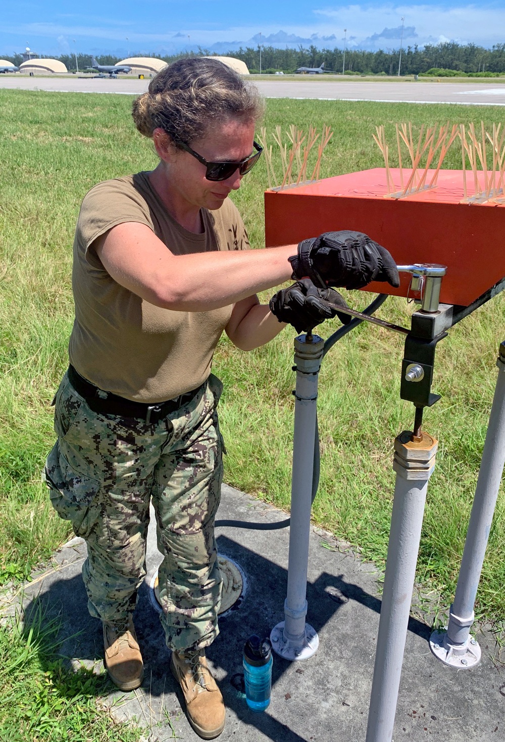 NMCB-5 maintenances PAPI light system in Diego Garcia