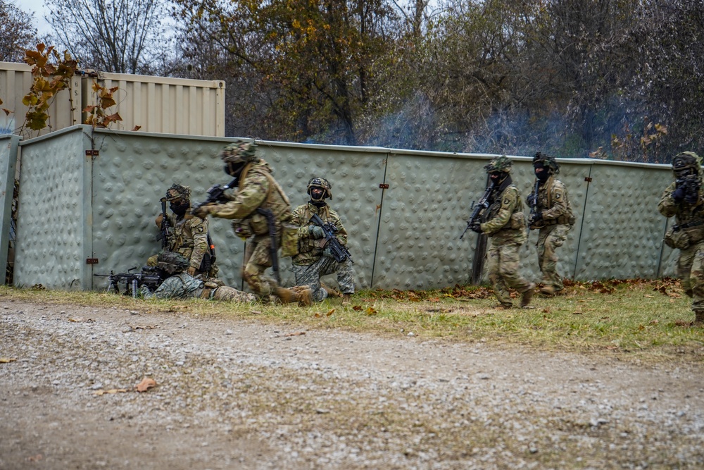 2-327 Infantry &quot;No Slack&quot; conduct MOUT training during Operation Lethal Eagle