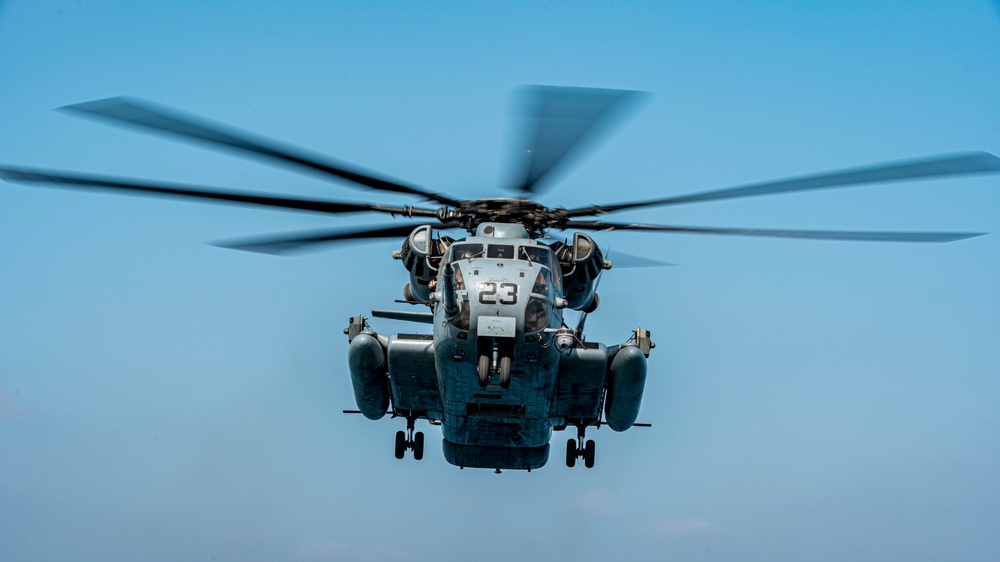 CH-53E Flight Ops in Bab al-Mandeb