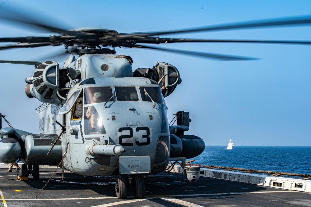 CH-53E Flight Ops in Bab al-Mandeb