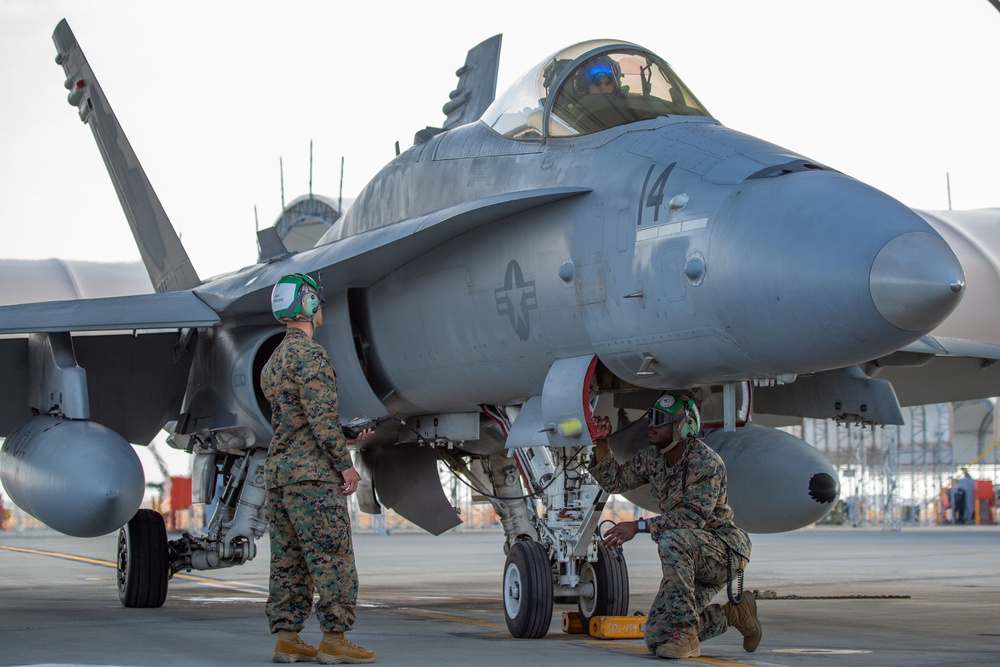 Hornet Swarm: VMFA-112 Rehearses Joint Maritime Strikes