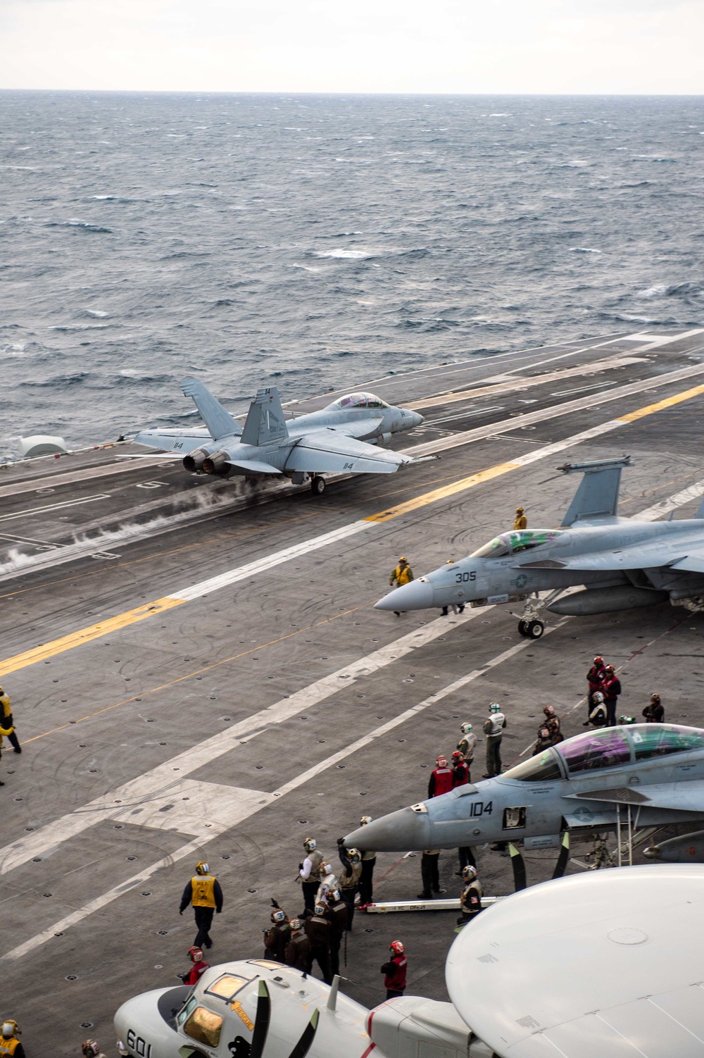 USS Carl Vinson (CVN 70) Conducts Flight Operations in Philippine Sea