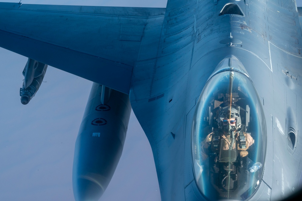 340th EARS provides fuel for F-16s