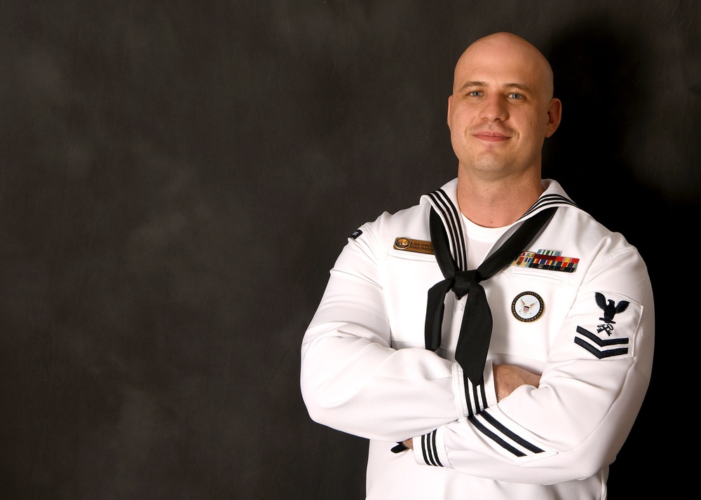 Tucson Sailor Sweats Goal to be a Navy Recruiter