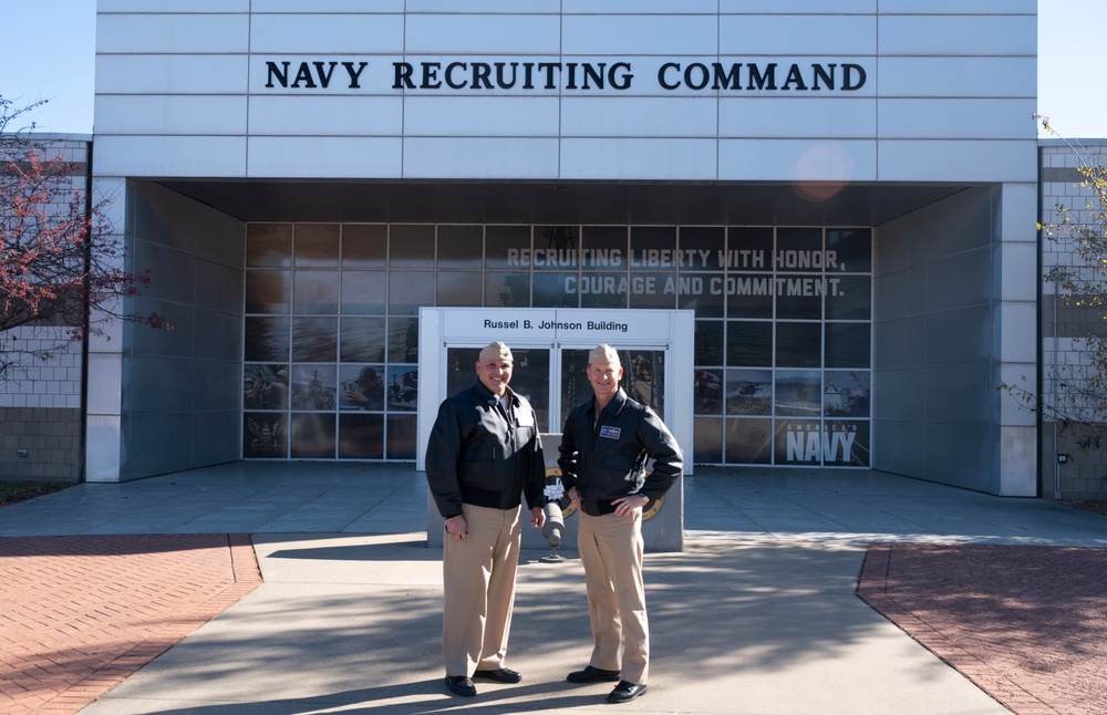 Commander, Navy Recruiting Command welcomes Chief of Navy Reserve, Vice Adm. John Mustin