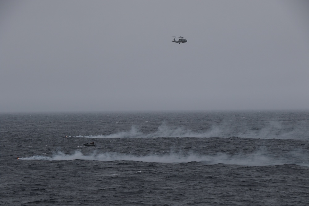 USS Howard Conducts Underway Operations with the New Zealand oiler HMNZS Aotearoa