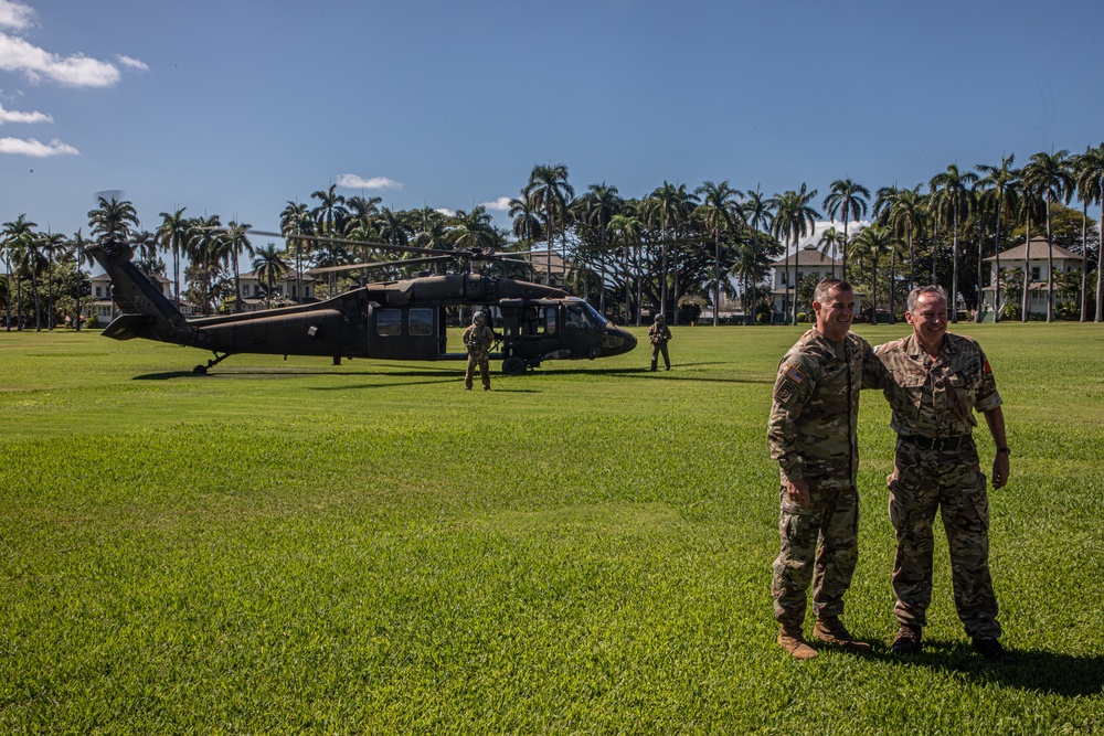 UK DCGS Lt. Gen. Tickell visits USARPAC