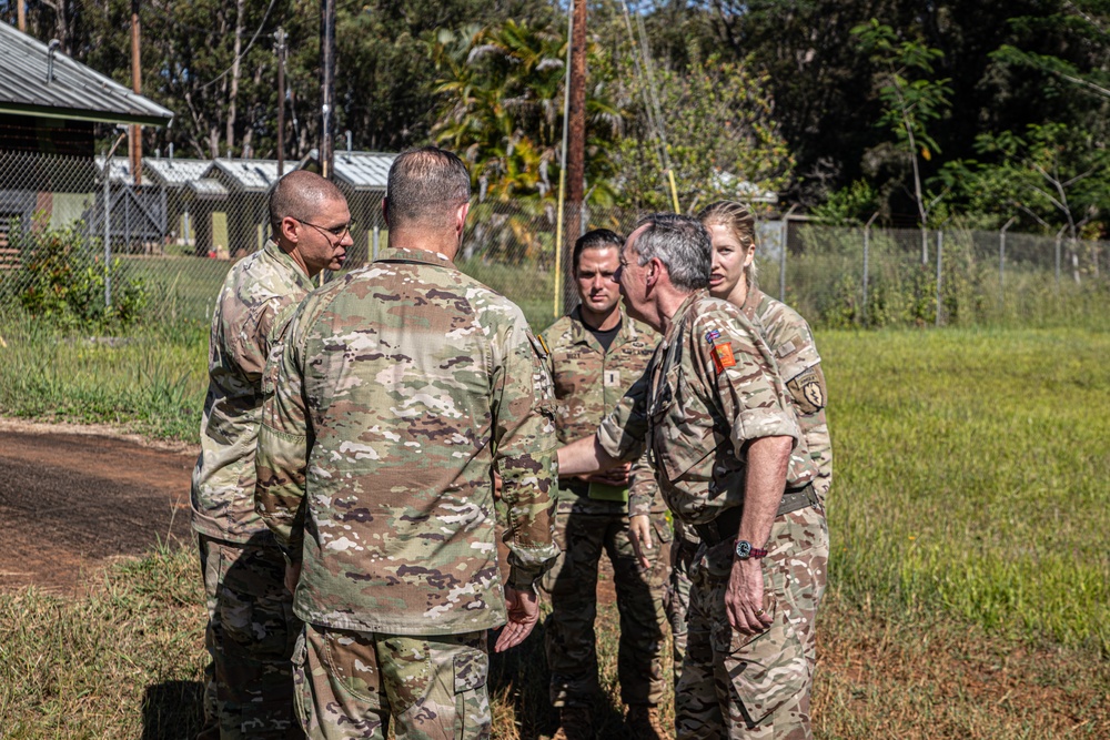 UK DCGS Lt. Gen. Tickell visits USARPAC