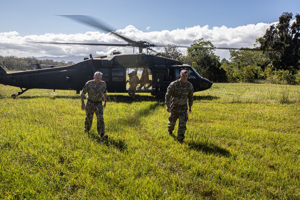 UK DCGS Lt. Gen. Tickell visits USARPAC