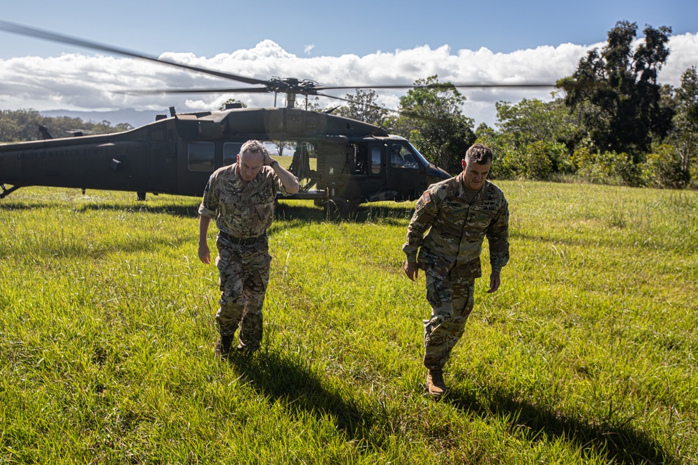 UK DCGS Lt. Gen. Tickell visits USARPAC
