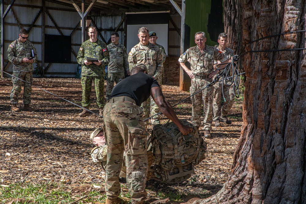 UK DCGS Lt. Gen. Tickell visits USARPAC