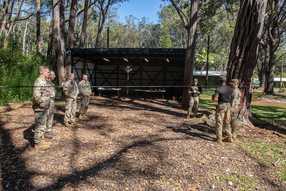 UK DCGS Lt. Gen. Tickell visits USARPAC