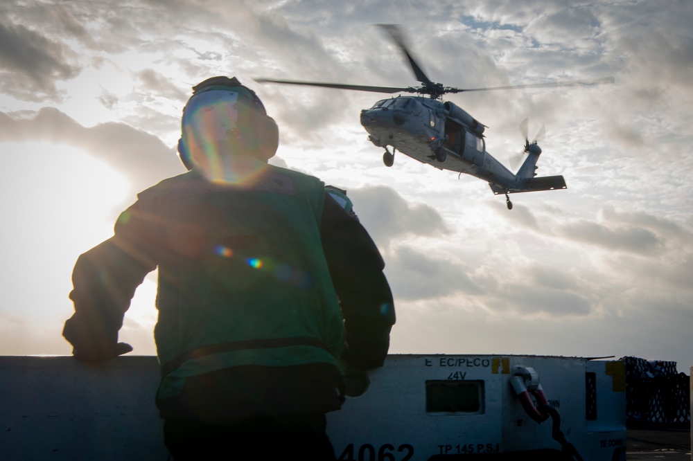 USS Carl Vinson (CVN 70) Conducts VERTREP with Matthew Perry (T-AKE 9)