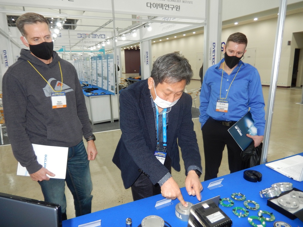403rd AFSB personnel experience the latest in technology at Daegu Machinery Expo