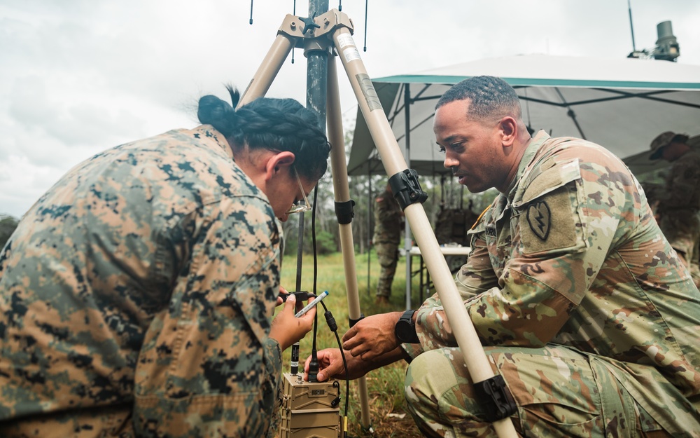 U.S. Marines Conduct Joint Electronic Warfare Training with U.S. Army
