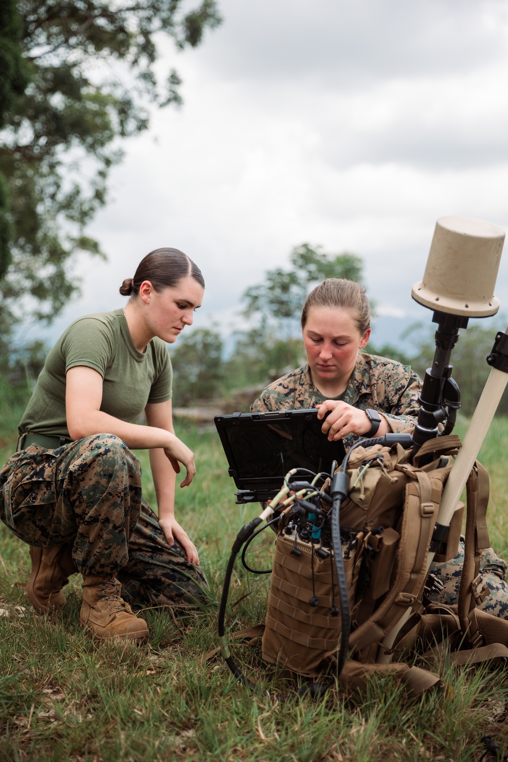 U.S. Marines Conduct Joint Electronic Warfare Training with U.S. Army