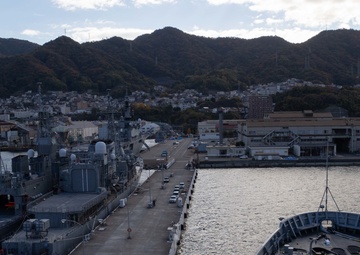 USS Frank Cable Arrives in Kure, Japan