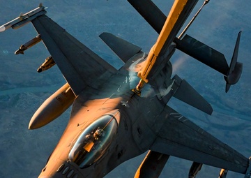 908th EARS connects with F-16’s