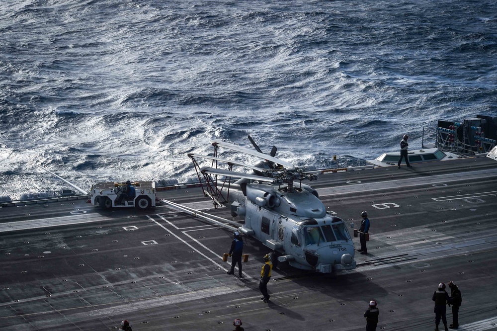 USS Carl Vinson (CVN 70) Conducts Flight Operations in Philippine Sea