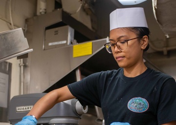 USS Ronald Reagan (CVN 76) Aft galley/bakery