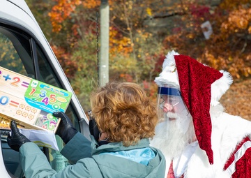 Operation Homefront Supports SUBASE with Holiday Meals