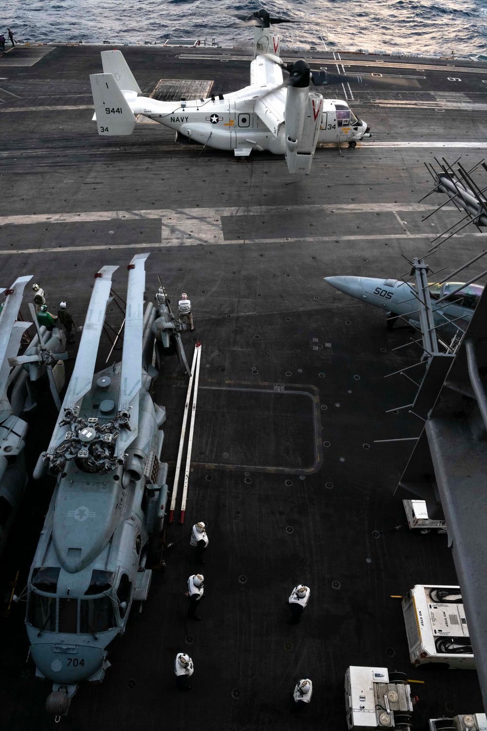 MCPON Visits USS Carl Vinson (CVN 70)