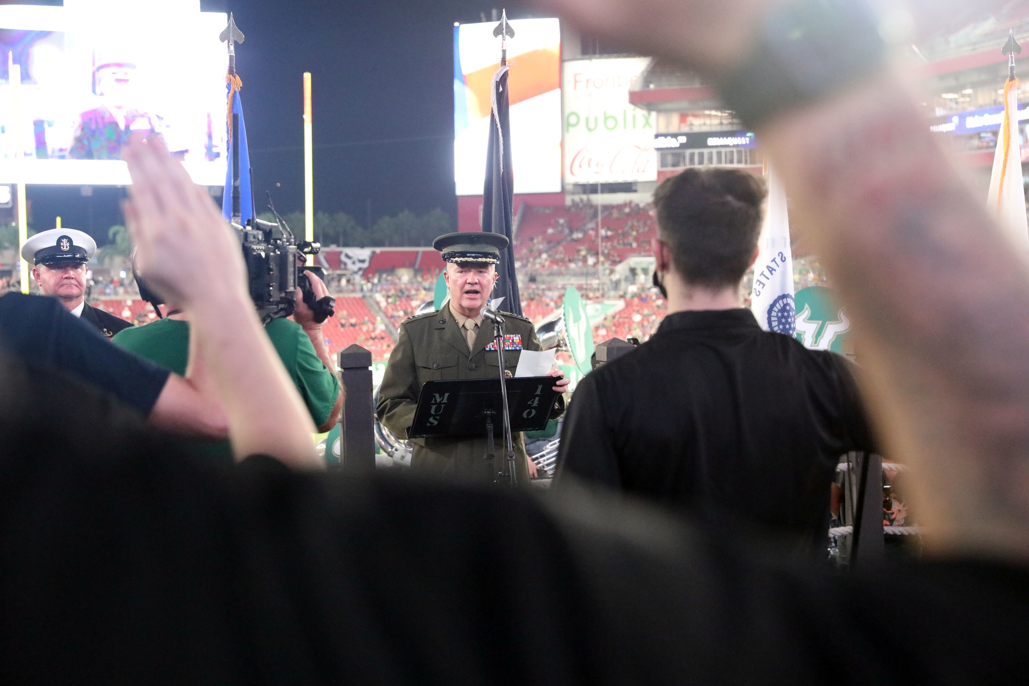 DVIDS - Images - NFL Tampa Bay Buccaneers Salute Service Members [Image 1  of 8]