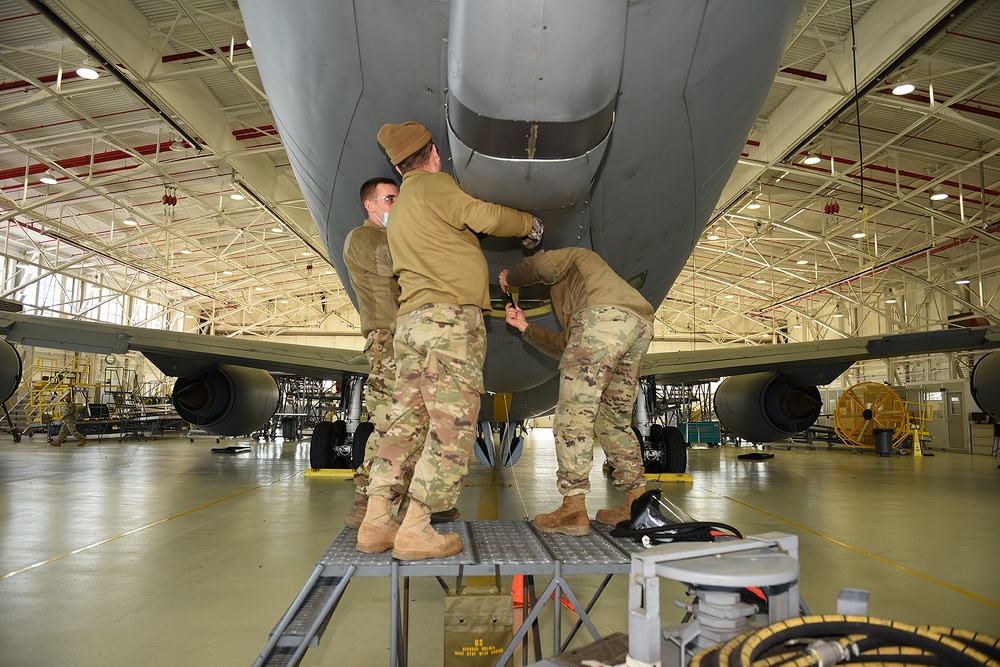 KC-135 Stratotanker Maintenance