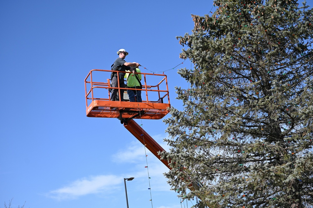 Holiday tree lighting, parade planned