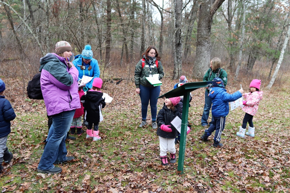 Wisconsin USO holds hike, hunt event for Fort McCoy community