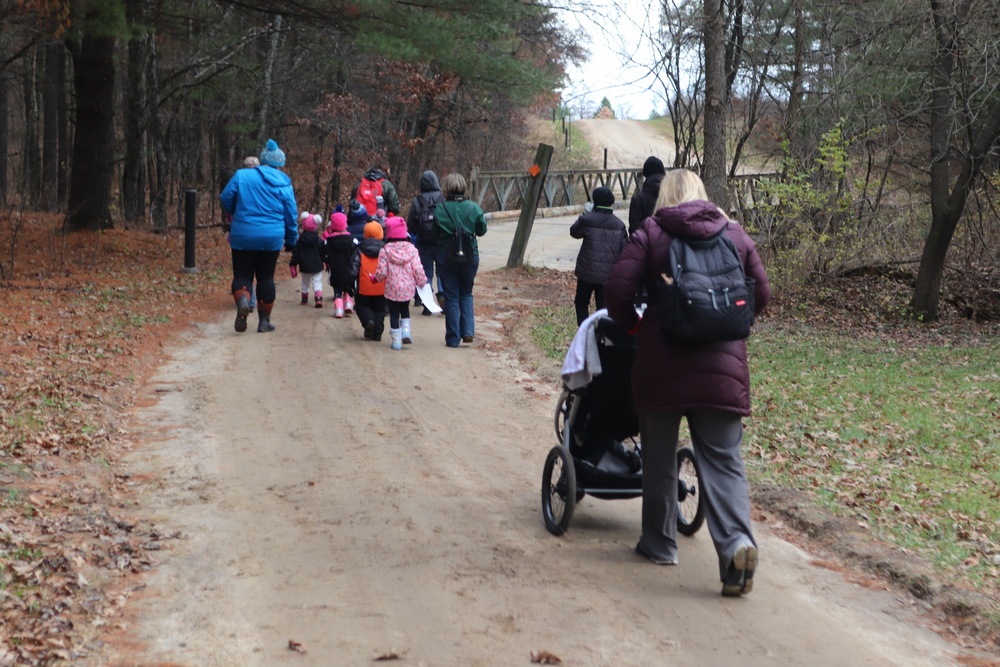 Wisconsin USO holds hike, hunt event for Fort McCoy community