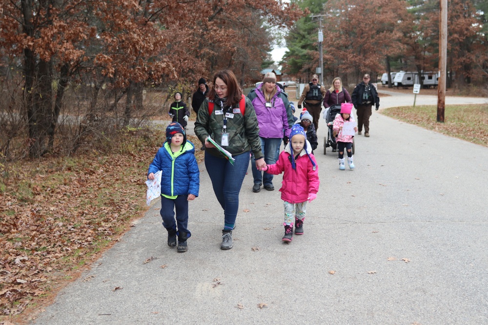 USO Wisconsin holds hike, hunt event for Fort McCoy community