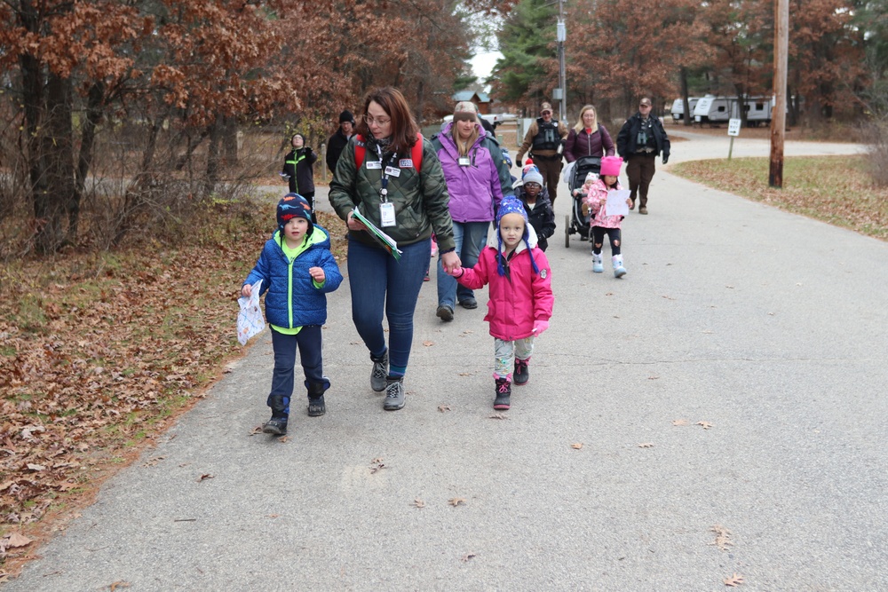 USO Wisconsin holds hike, hunt event for Fort McCoy community