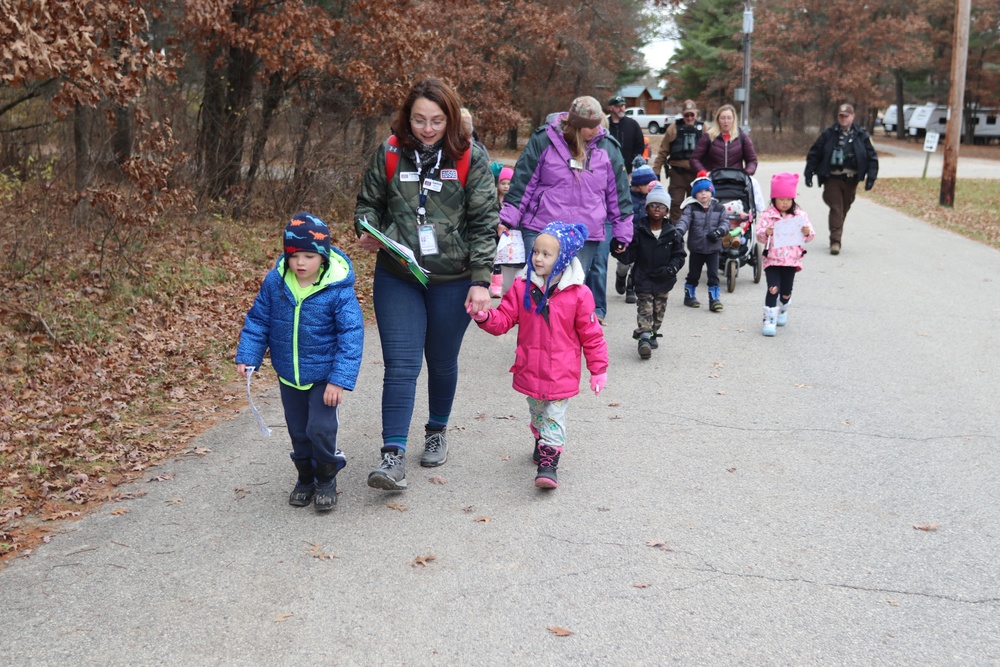 USO Wisconsin holds hike, hunt event for Fort McCoy community