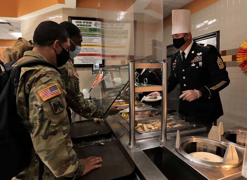 Fort Knox leaders serve Soldiers, Families at post’s annual Thanksgiving meal