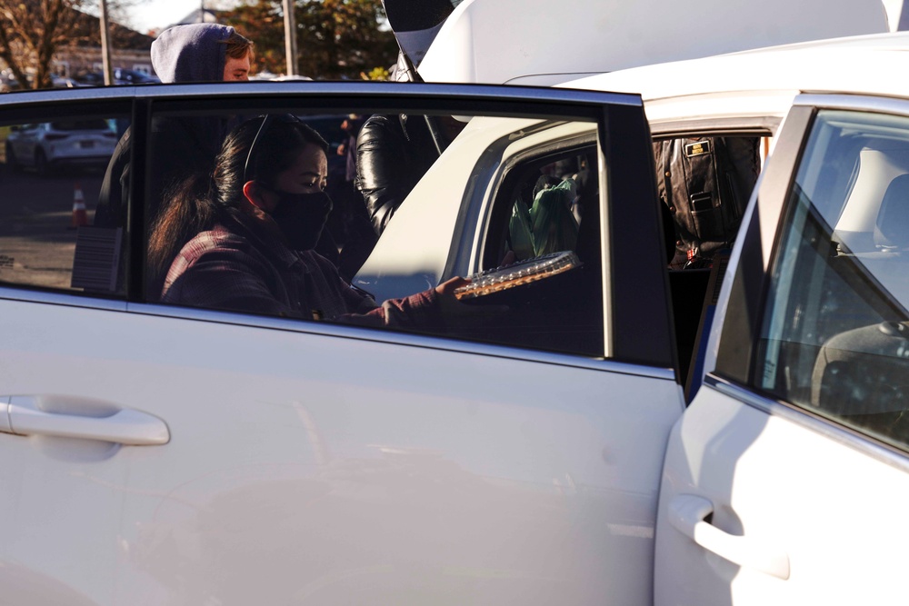 1st Marine Corps District Assists in Long Island Veterans Stand Down