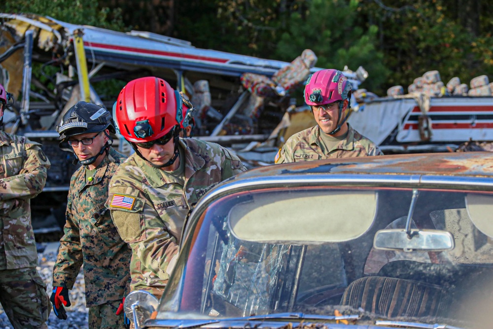 Cbirf trains with the 911th Technical Rescue Engineer Company